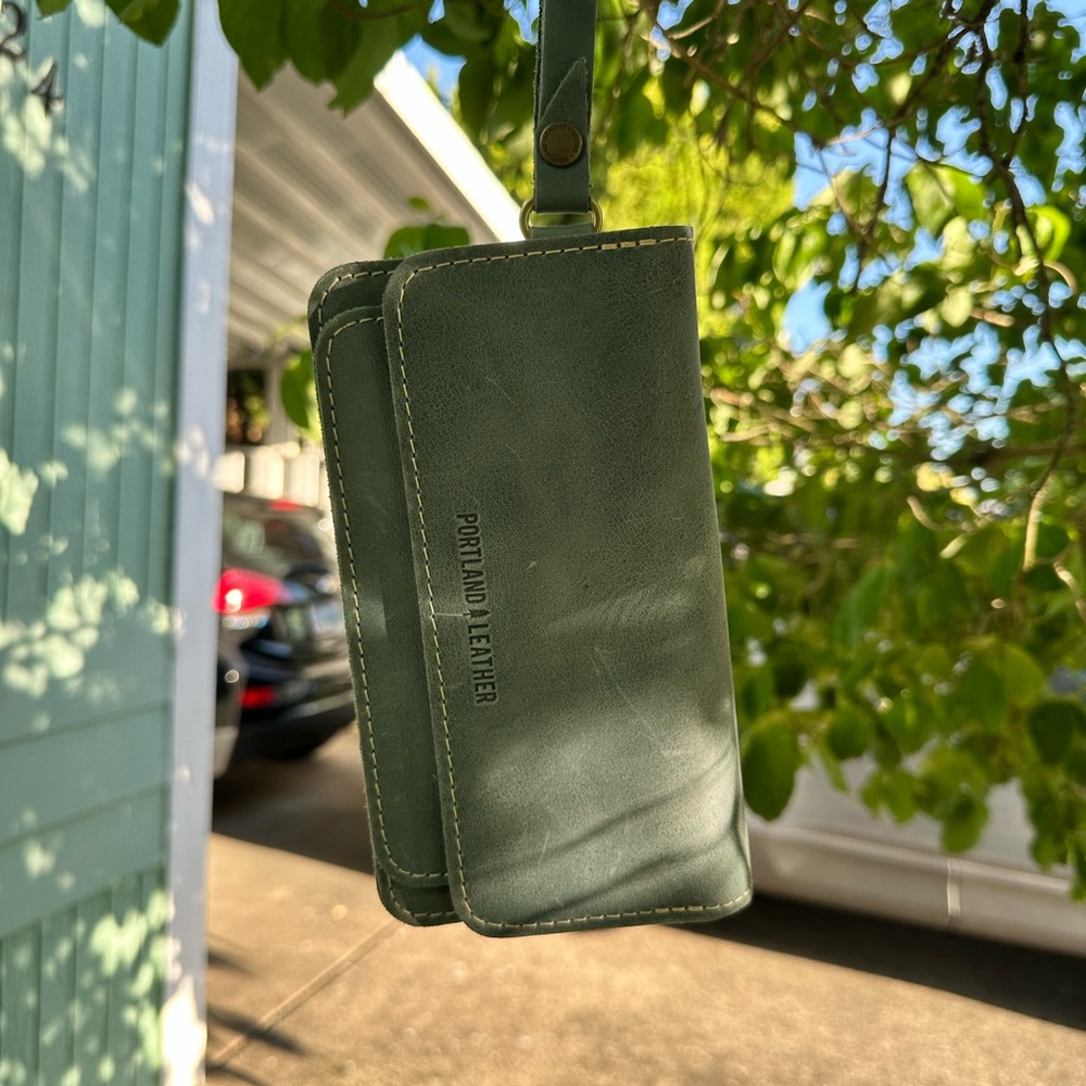 Portland Leather Lily Wristlet
